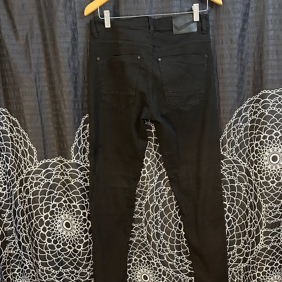 Bleecker and Mercer Distressed Jeans - Picture 5 of 8